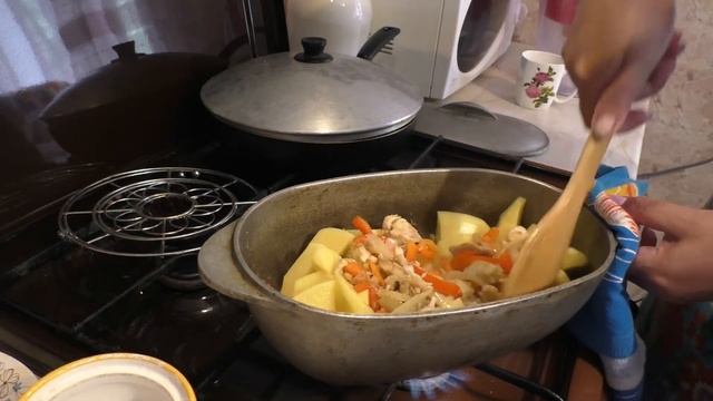 Жаркое по домашнему.  Жаркое из курицы с картошкой и овощами.