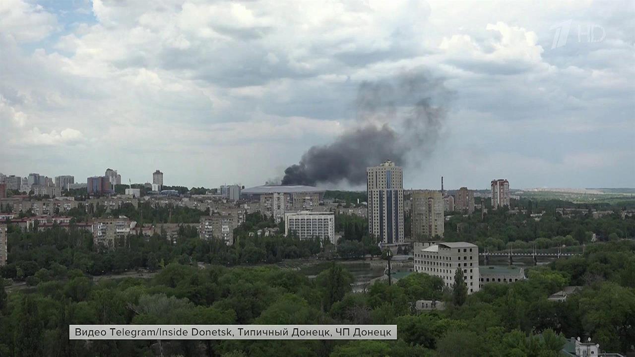 Весь Донецк и окрестности под плотным огнем украинских нацистов