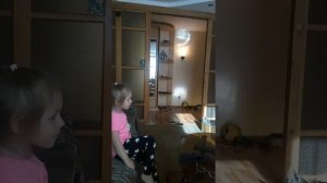 Фортнайт танцы дети танцуют в кастрюлях