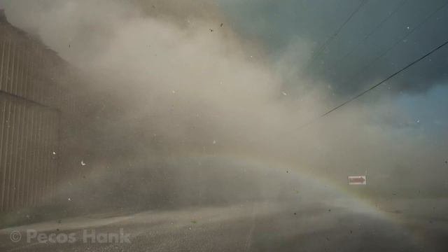 CLOSE TORNADO TEARS THROUGH TOWN - Madill Oklahoma 4-22-20