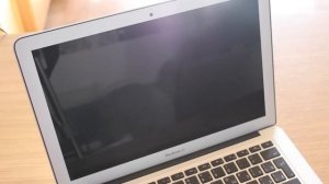 Распаковка и первое включение MacBook Air 13