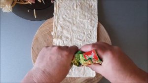 УГОЛКИ ИЗ ЛАВАША С КОЛБАСОЙ И СЫРОМ Быстрый перекус из лаваша в школу ГОРЯЧИЕ БУТЕРБРОДЫ ИЗ ЛАВАША