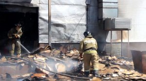 Горит магазин "Доброцен"