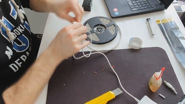 Самая ЛУЧШАЯ Подсветка КУХНИ Своими Руками // Диодная Подсветка за $10 смотреть онлайн