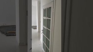 Двери межкомнатные из ясеня со стеклом с фацетом