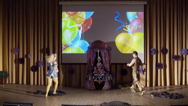 Выступление артистов Цирка Никулина, Анны и Алексея Малёнкиных для концерта 8 марта - Школа 152 смотреть онлайн