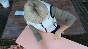 КАК СДЕЛАТЬ СВОИМИ РУКАМИ ТЕПЛЫЙ ДОМИК ДЛЯ КОШКИ ИЗ ПОДРУЧНОГО ХЛАМА?? ПОКАЗЫВАЮ СВОЙ ВАРИАНТ.