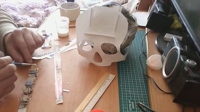 начальные работы с черепом из бумаги смотреть онлайн