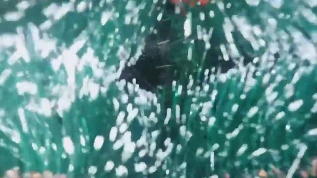 Искусственная елка с заснеженными иголками смотреть онлайн