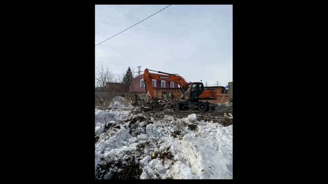 Снос строений спецтехникой в Омске и области. Звоните: 8 (965) 980-34-44 Павел