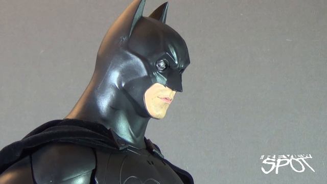 Toy Spot - NECA Batman Begins 1/4 Scale Batman Figure смотреть онлайн
