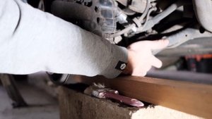 Замена пневмобаллона Audi A6 C6. Ремонт пневмоподвески, своими руками. Repair rear air spring.