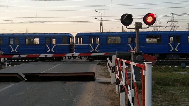 В Питере вагоны метро перевозят по ЖД