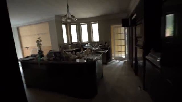 5 ЗАБРОШЕННЫХ МЕСТ КОТОРЫЕ НАШЛИ ЮТУБЕРЫ смотреть онлайн