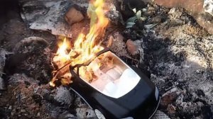 Машинка Бентли в огне! Подожгли игрушечную машинку и она вся сгорела