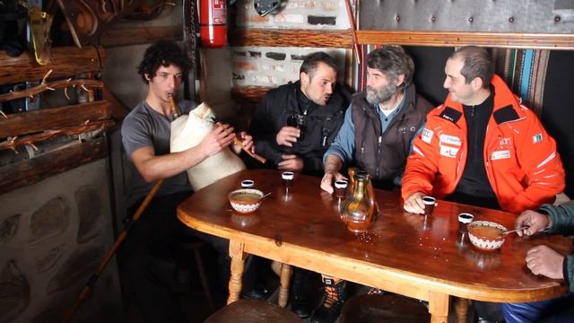 Поздрави от бай Славе с "Торнал е Тодьо" смотреть онлайн