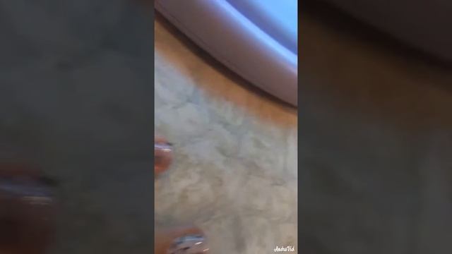 КАК НАКЛЕИТЬ ПЕРЕВОДНЫЕ НАКЛЕЙКИ НА ГЕЛЬ ЛАК.Сделай себе ногти сама. смотреть онлайн