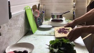 САЛАТ ИЗ СВЕКОЛЬНОЙ БОТВЫ.