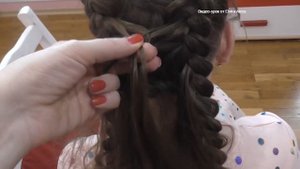 ??? Праздничная причёска из кос  Новый вариант Причёска для девочки. Причёска с бусинами. Видео-уро