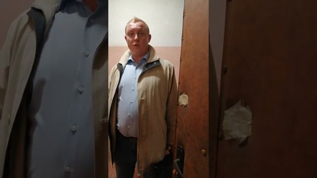 ходит по квартирам. не документ не паспорт не показывает.есть для этого почтовый ящик. 22.09.2022 смотреть онлайн