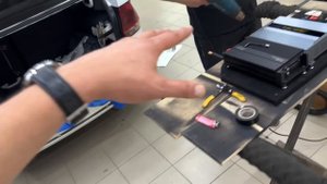 Система SQ взамен обычной аудиосистемы. Процессор DSP , поканальный фронт и сабвуфер в VW Polo