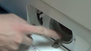 Чистка фильтра(отстойника) на стиральной машине LG.