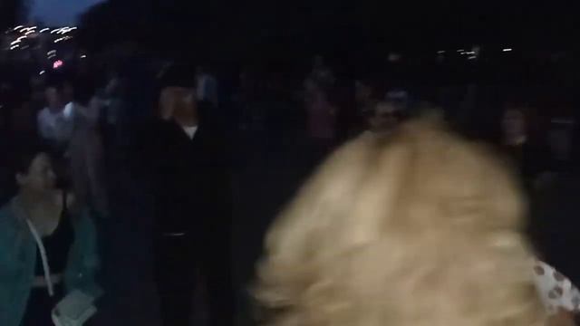 28.07.2023. Танцы на Приморском бульваре в темноте. Седая ночь