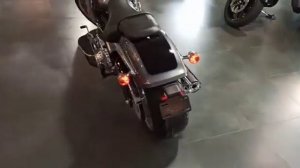 Fat Boy® 114 (FLFBS) Harley-Davidson® Softail® 2021 Gauntlet Gray Metallic / Vivid Black