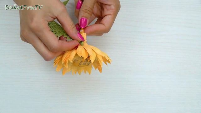 Букет из конфет КОРЗИНА С ПОДСОЛНУХАМИ. Идея летнего подарка в домашних условиях смотреть онлайн