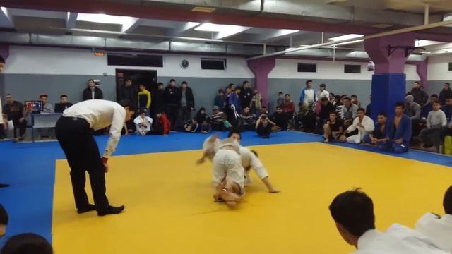 Джиу-Джитсу. Не-ваза. 1-ая схватка смотреть онлайн