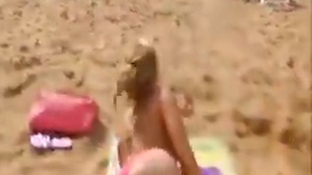 ДЕВУШКА БЕЗ КУПАЛЬНИКА! СМОТРЕТЬ ДО КОНЦА! смотреть онлайн