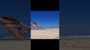 Yoga on the Sea 🙏🌊🙏 |  Йога на Море.💚🧘♀️🌞 |  יוגה בחוף הים 😎🤽♀️☀️

#yoga #love #shorts #na