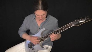 Maxim Perepelkin - SUPER Melodic Guitar Solo!