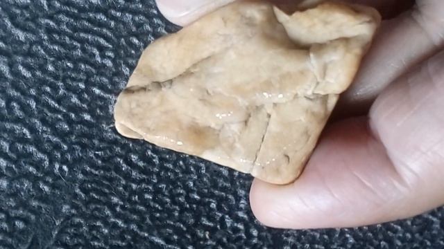 В каждой речке есть ЗОЛОТО Всего за 5 минут, я нашел Золото на камне. смотреть онлайн