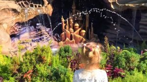 ВЛОГ: Идем в замок принцессы и катаемся на аттракционах/Магазин игрушек Дисней в Диснейленде Гонкон