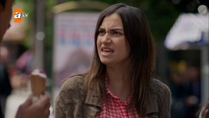 Kemal kızların takı tezgahında! - Kırgın Çiçekler 47. Bölüm