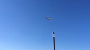 Самолет очень близко летит!! Израиль 2014 Тель-Авив!!