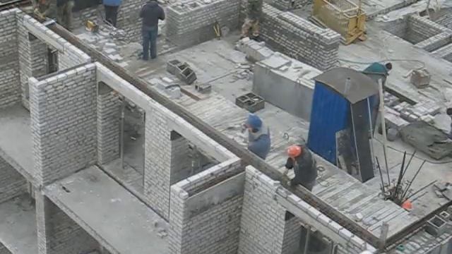 Строительство многоэтажного дома из кирпича. Часть 5. Армопояс. смотреть онлайн