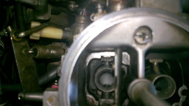 Провал первой камеры карбюратора Hitachi 32/34 смотреть онлайн