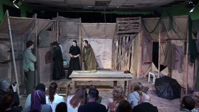 Спектакль «Винтовки Тересы Каррар»