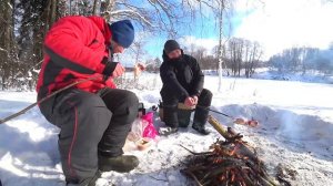 РЫБАЛКА ПО ТОНКОМУ ЛЬДУ!!! САЛО НА КОСТРЕ!!! ОТДЫХ НА ПРИРОДЕ!!!