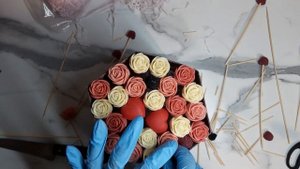 Букет из шоколадных роз в коробочке!