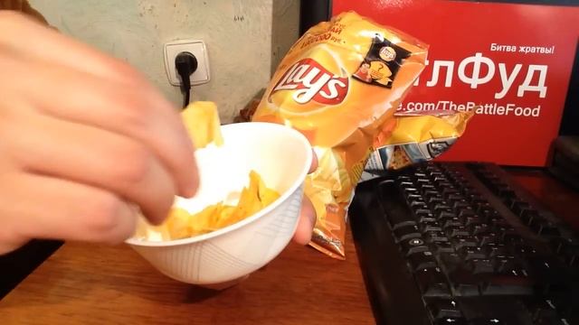 БатлФуд | Чипсы "Московский картофель" сыр vs Lay's cheese смотреть онлайн