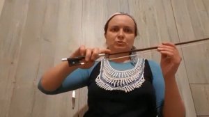 Урок скрипки. Как добиться гибкости пальцев правой руки? Часть 1- упражнения со смычком.