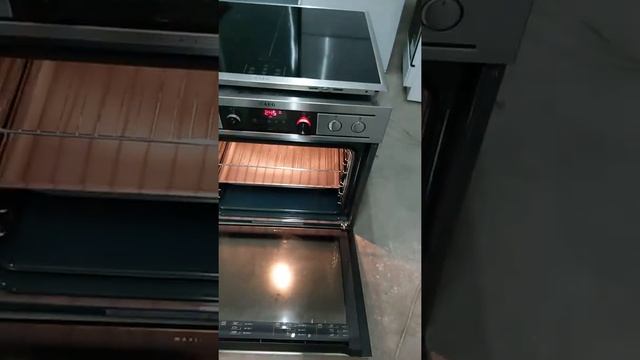 Комплект духовка с индукционной поверхностью АЕГ AEG EE 5003011M смотреть онлайн