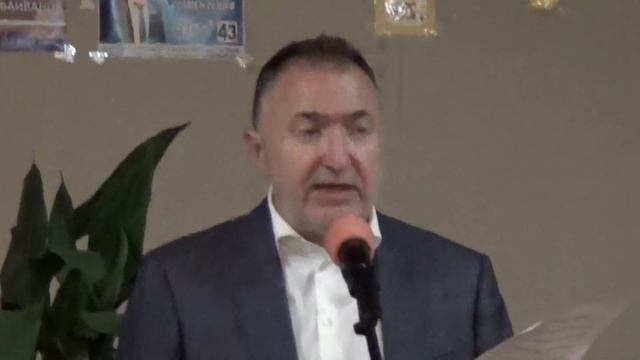 Препълнена зала в Баня и безброй аплодисменти за Стамен Гешев и д-р Кабаиванов смотреть онлайн