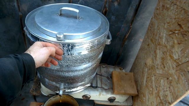 Паровая воскотопка. Перетопка воска в домашних условиях.