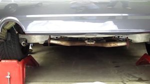 2009 Nissan Altima 2.5S Start-up and Rev - No Mufflers