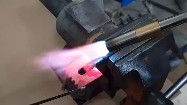 Незаменимый инструмент для плотника своими руками