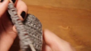 Красивая и простая резинка спицами